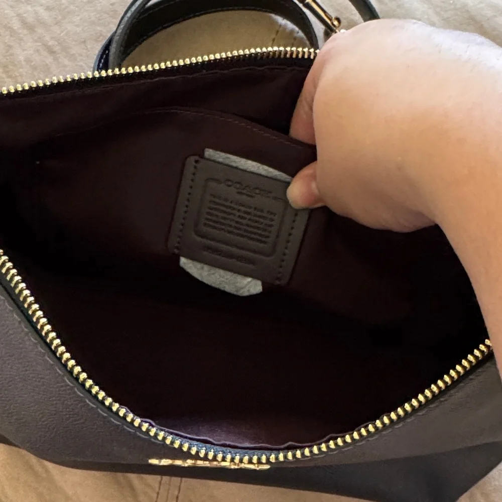 Vintage Coach Black Leather Crossbody with Gold-Tone Hardware - Picture 2 of 4